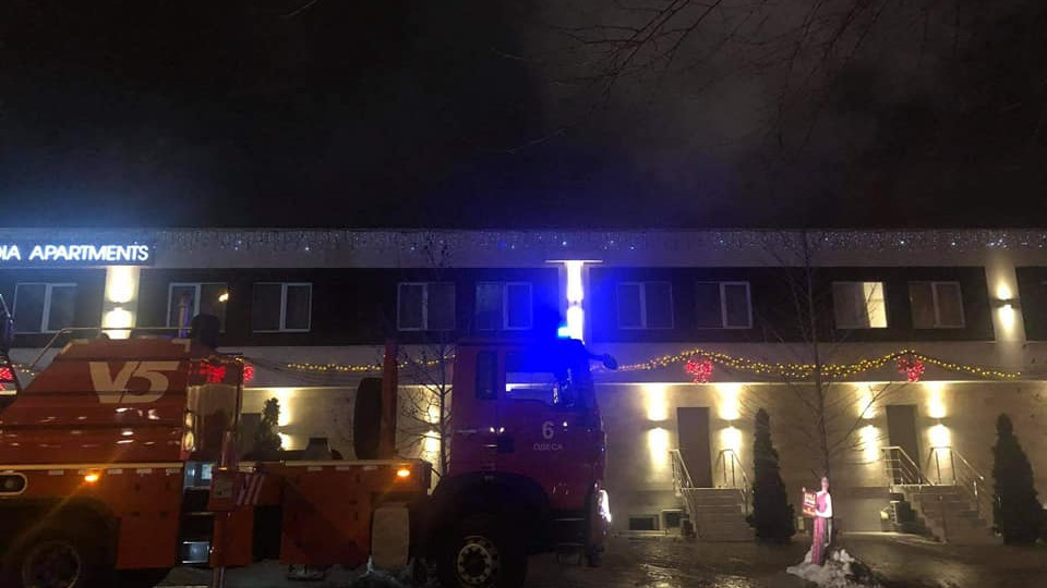 В Одессе загорелся отель, погибли два человека: фото
