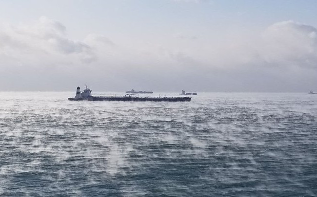 В Одессе из-за сильных морозов «закипело» море: впечатляющее видео