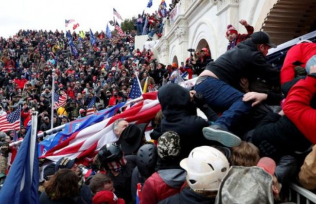 Правоохоронці знали про напад на Капітолій – у парламенті триває розслідування