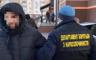 У Києві чоловік продавав фейкові довідки про COVID-19