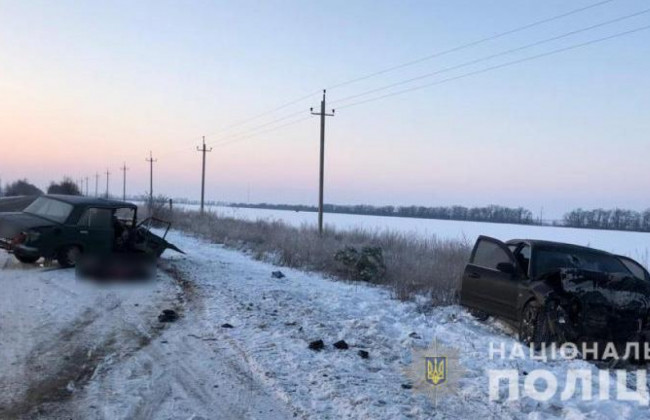 В Одесской области в результате ДТП двух легковых автомобилей один из водителей погиб, фото