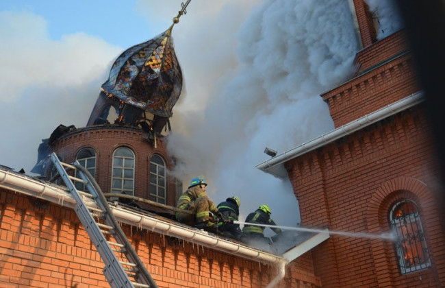В Днепропетровской области в праздник Крещения горела церковь: фото