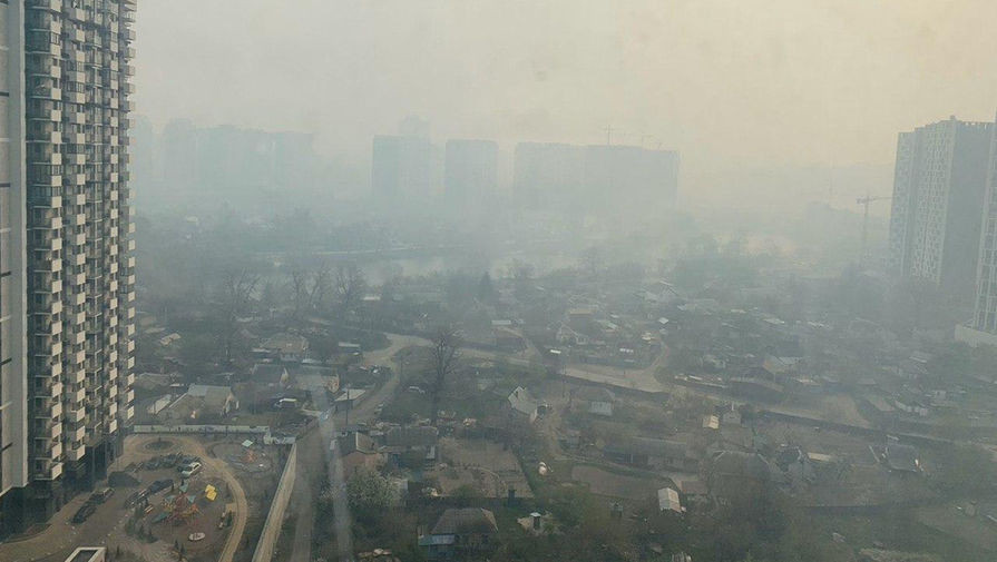 Чому жителі лівого берега Києва страждають від смороду: назвали причину