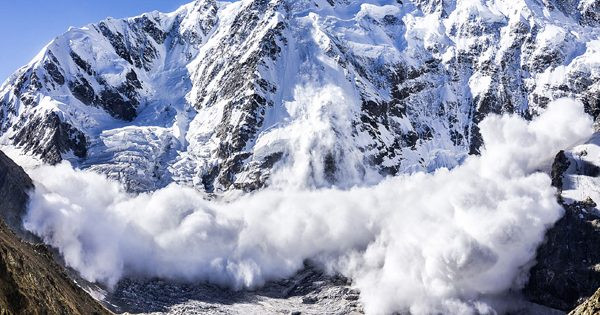 В ГСЧС предупредили о высокой опасности схождения снежных лавин в Закарпатье