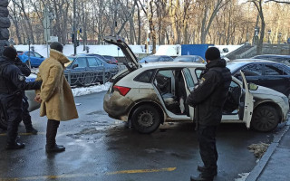 Возле Рады задержали мужчину с оружием – соцсети