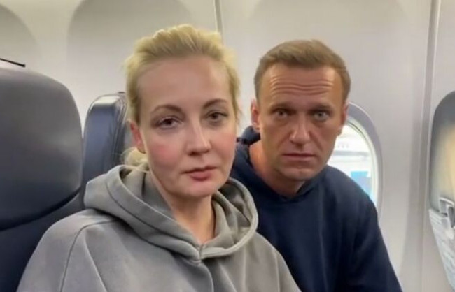 В Москве силовики отпустили жену Навального