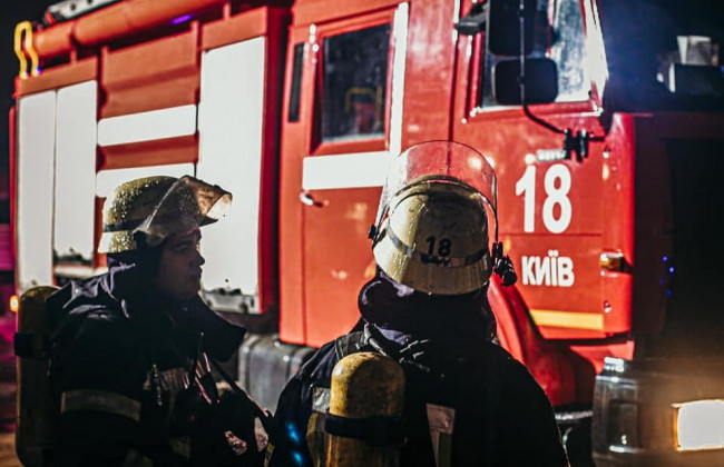 В Киеве произошел пожар в гаражном кооперативе