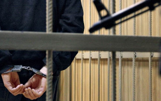 ЕСПЧ считает пыткой длительное применение наручников к пожизненно заключенным