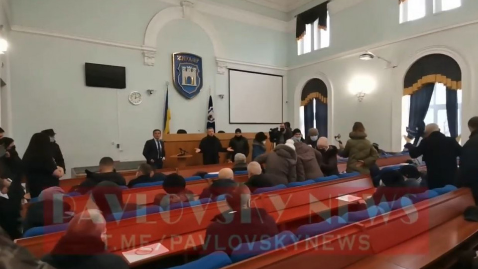 В Житомире активисты «тарифного протеста» ворвались в здание горсовета: видео