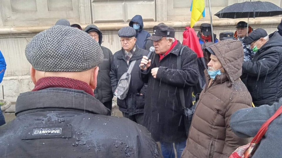 Во Львове люди протестуют против повышения коммунальных тарифов, фото