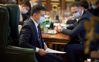 Зеленський вимагає розробити детальну програму COVID-вакцинації по кожній області