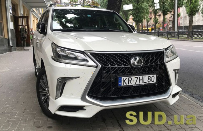 Назвали самые популярные автомобили, которые растамаживали украинцы