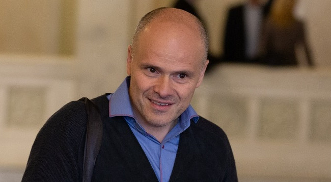 Радуцкий предложил разрешить в Украине вакцины, которые не прошли все стадии испытаний