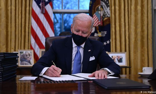 Авторитет Байдена на кону уже в первую неделю президентства