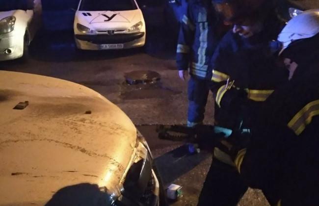 В Киеве ночью сгорело два автомобиля: фото