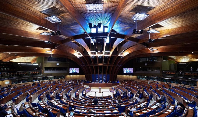 ПАРЄ закликала Київ утриматися від дій, що шкодять незалежності судової системи та верховенству права