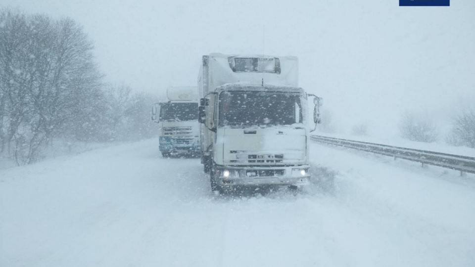 Сильный снегопад: трассу Киев—Одесса закрыли для легкового транспорта