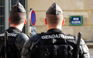 Во Франции полицейские устроили коронавирусную вечеринку прямо в отделении, видео