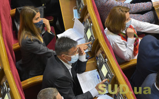 Рада прийняла закон про екстрену реєстрацію COVID-вакцин, які перебувають на етапі випробування