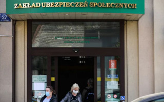 Пенсия украинцам в Польше: заробитчан могут лишить денег