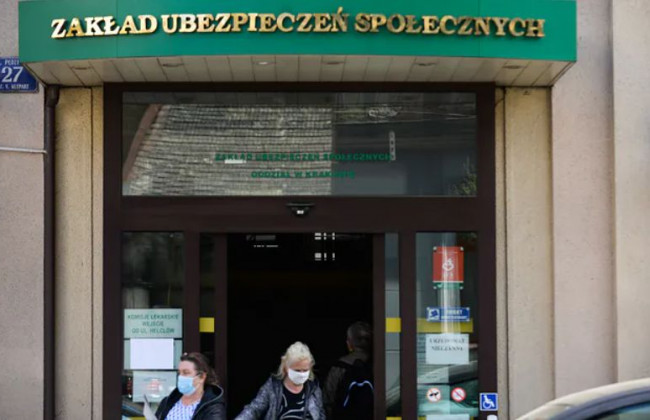 Пенсия украинцам в Польше: заробитчан могут лишить денег