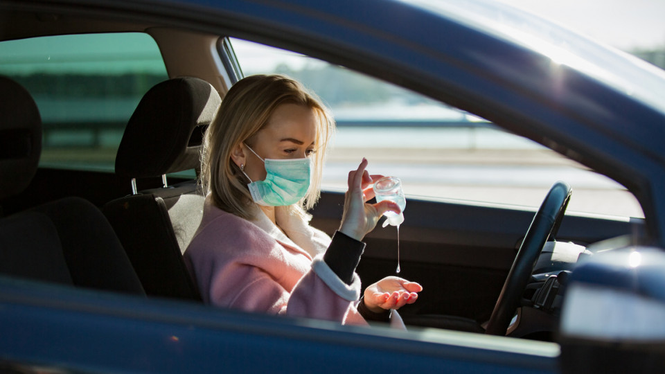 Во время пандемии люди чаще стали ездить на собственных автомобилях: новое исследование