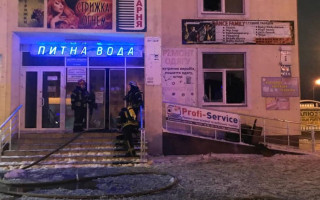 В Киеве горел торговый центр: погиб мужчина