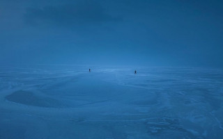 Появились невероятные снимки замерзшего Киевского моря: фото