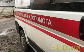 В Киеве женщина выпала из окна многоэтажки, видео