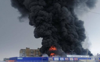 Пожар в «Эпицентре» Первомайска: появились подробности поджога, фото и видео