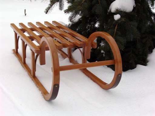 В Киевской области ребёнок съехал с горки прямо на арматуру