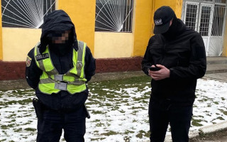 На Закарпатті поліцейські за хабарі ігнорували домашнє насильство