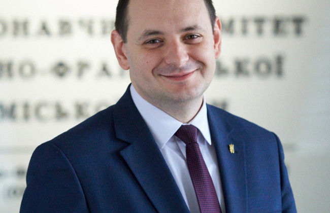 100 тисяч грн за кохання на ратуші: міський голова Івано-Франківська знайшов спосіб, як заробити гроші