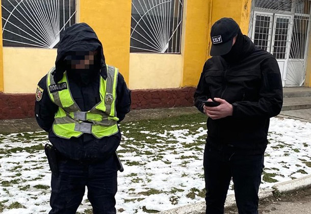 На Закарпатті поліцейські за хабарі ігнорували домашнє насильство