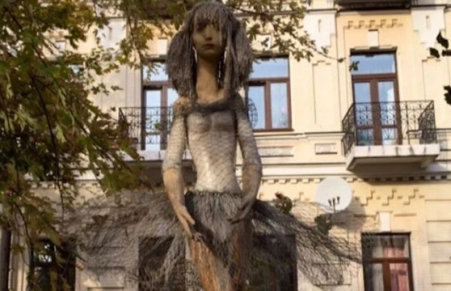 В Киеве вандалы разбили скульптуру балерины, которой было уже 11 лет