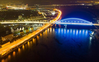 В Киеве временно отключат освещение на Подольском мостовом переходе