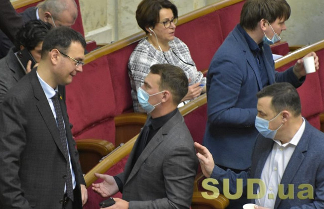 Адвокатам та нотаріусам дозволять обіймати посади на держслужбі: Рада зробила перший крок