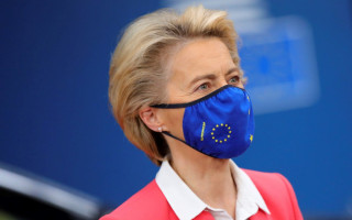 Урсула фон дер Ляйен: Великобритания - это «катер» для вакцины против Covid по сравнению с «танкером» из ЕС