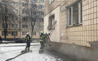 В Киеве вспыхнуло общежитие, фото