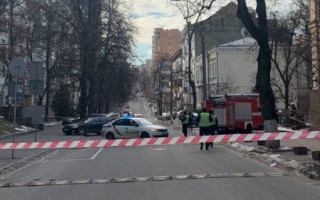 В центре Киева нашли подозрительный предмет: вызвали экстренные службы