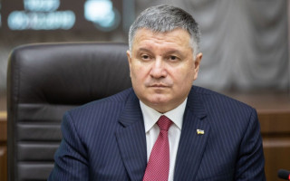 Власники заблокованих каналів мали «чорну касу», яку заробляли на контрабанді палива для бойовиків, — Аваков