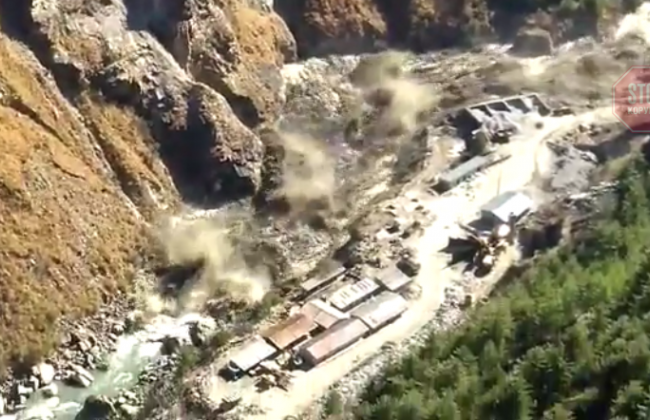 В Гималаях сошел ледник: 150 человек пропали без вести, детали и фото