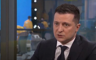 Зеленский: Для людей, которые вакцинируются от коронавируса, отменят ограничения