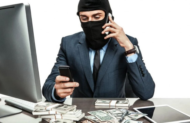 Шахраї в інтернеті: що робити, якщо потрапили у пастку