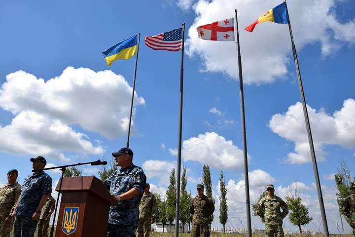 Зеленський затвердив план допуску іноземних військових в Україну для проведення навчань