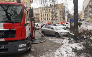 У центрі Києва загорілося кафе: відео