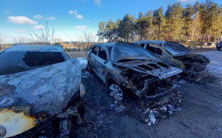 В Харьковской области сожгли три автомобиля