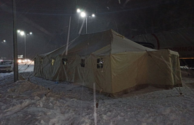 На въездах в Киев обустроили пункты обогрева для водителей