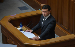 Зеленский подписал закон об «инвест-нянях»