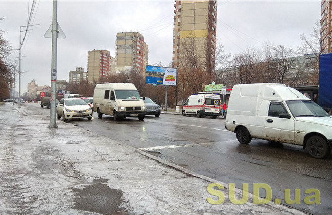 Водіям дали поради, як вести себе на засніженій дорозі